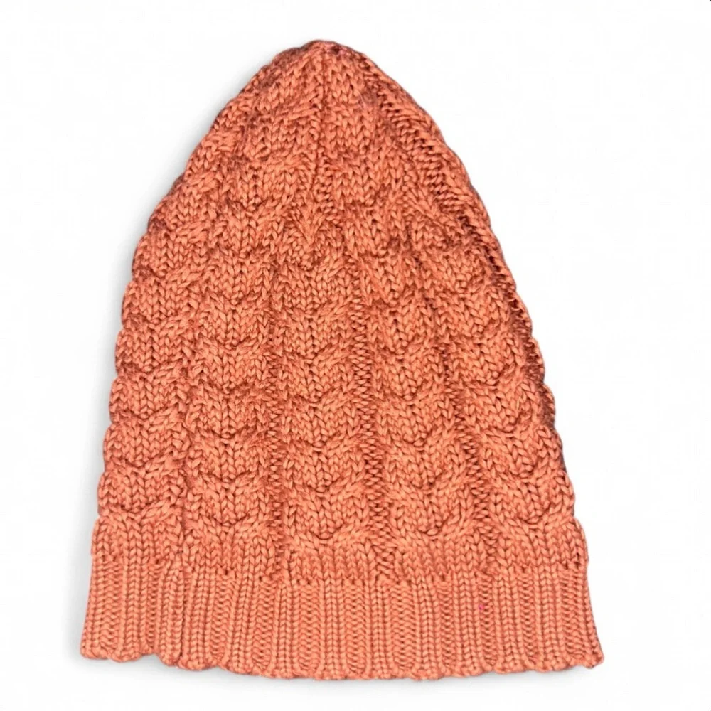 Nike‎ Peach Chunky Knit Beanie One Size Cozy Winter Hat
